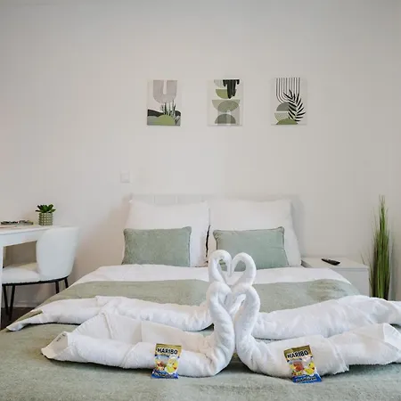 Design-studio Mit Balkon - Naehe Donau Appartement