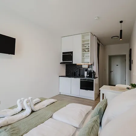 Appartement Design-studio Mit Balkon - Naehe Donau *