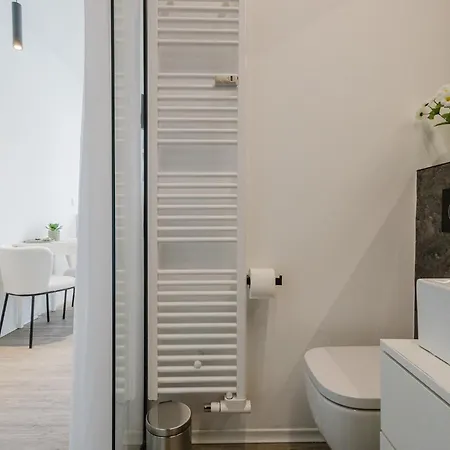 Design-studio Mit Balkon - Naehe Donau Appartement *